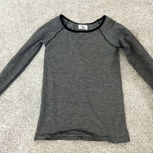 Athleta long sleeve shirt